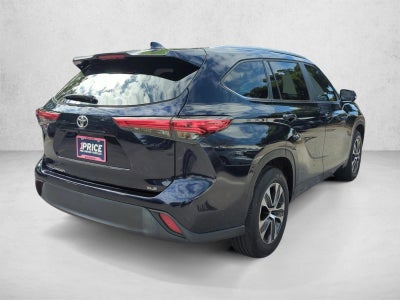 2023 Toyota Highlander XLE FWD (Natl)
