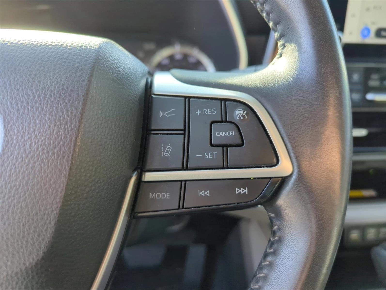 2023 Toyota Highlander XLE FWD (Natl)