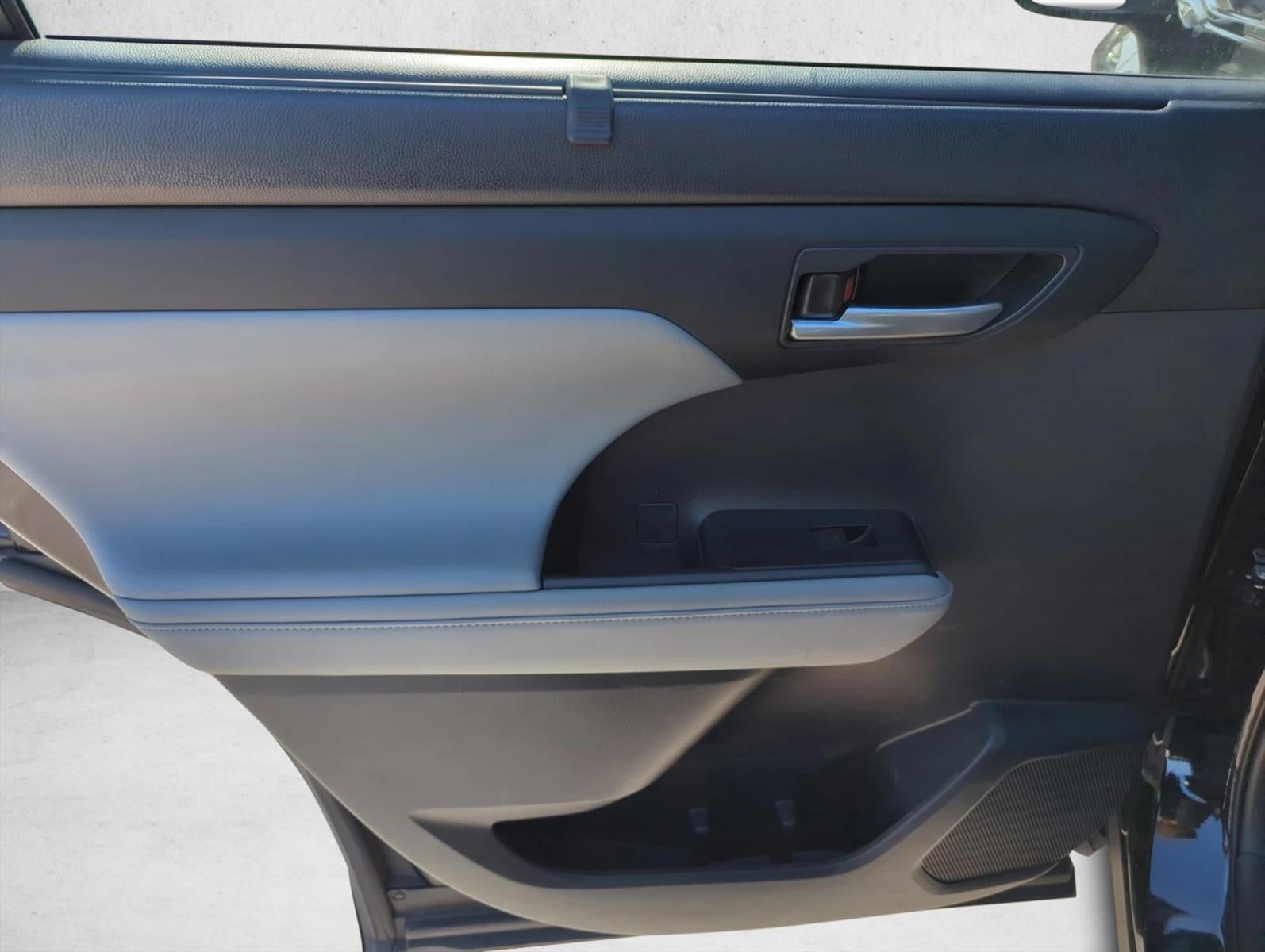 2023 Toyota Highlander XLE FWD (Natl)