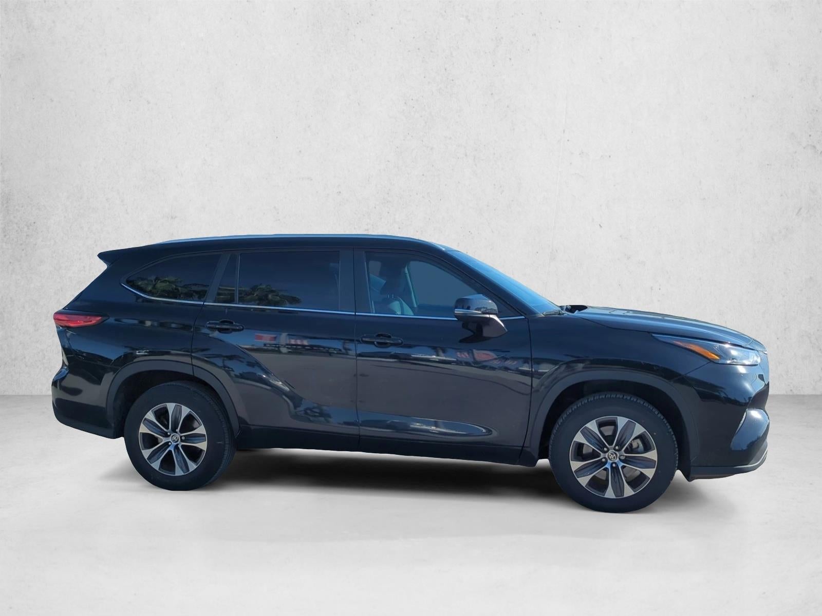 2023 Toyota Highlander XLE FWD (Natl)