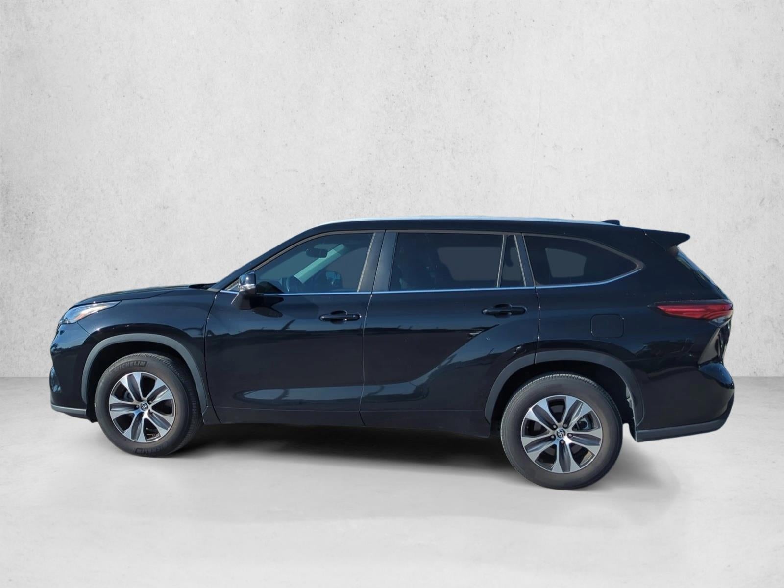 2023 Toyota Highlander XLE FWD (Natl)