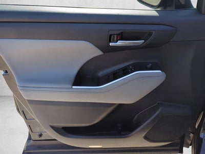 2023 Toyota Highlander XLE FWD (Natl)