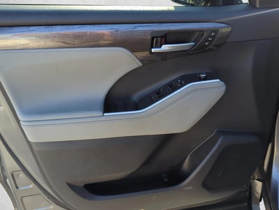 2023 Toyota Highlander Platinum FWD (Natl)