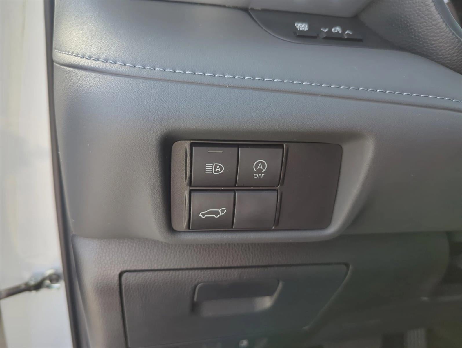 2024 Toyota Highlander LE FWD (GS)