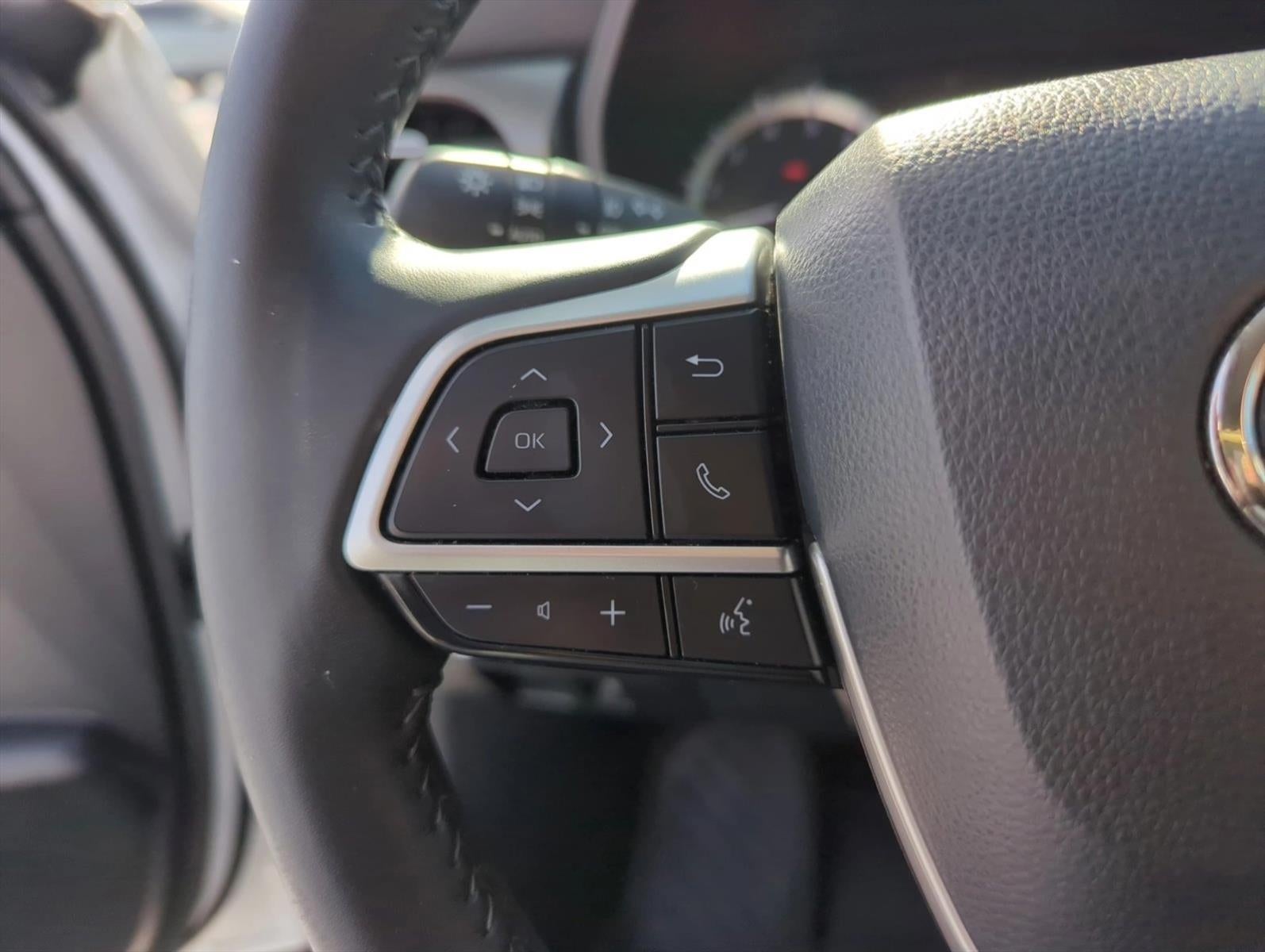 2024 Toyota Highlander LE FWD (GS)