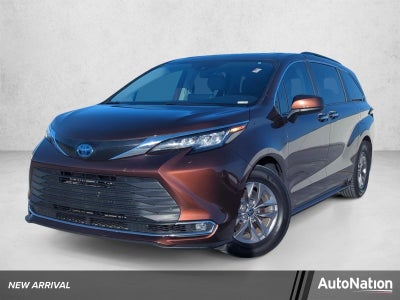 2023 Toyota Sienna XLE FWD 8-Passenger (Natl)