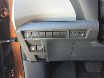 2023 Toyota Sienna XLE FWD 8-Passenger (Natl)