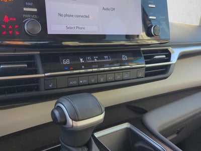 2023 Toyota Sienna XLE FWD 8-Passenger (Natl)