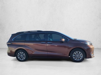 2023 Toyota Sienna XLE FWD 8-Passenger (Natl)