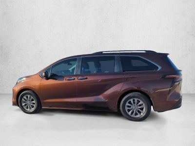 2023 Toyota Sienna XLE FWD 8-Passenger (Natl)