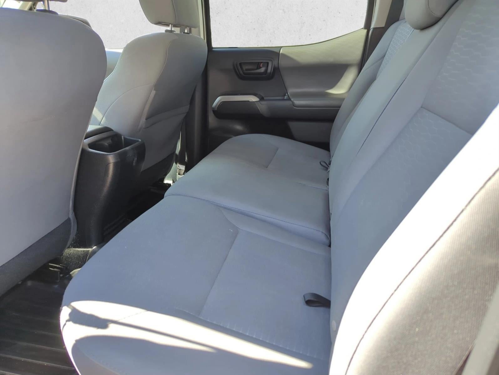 2017 Toyota Tacoma SR5 Double Cab 5' Bed V6 4x2 AT (GS)