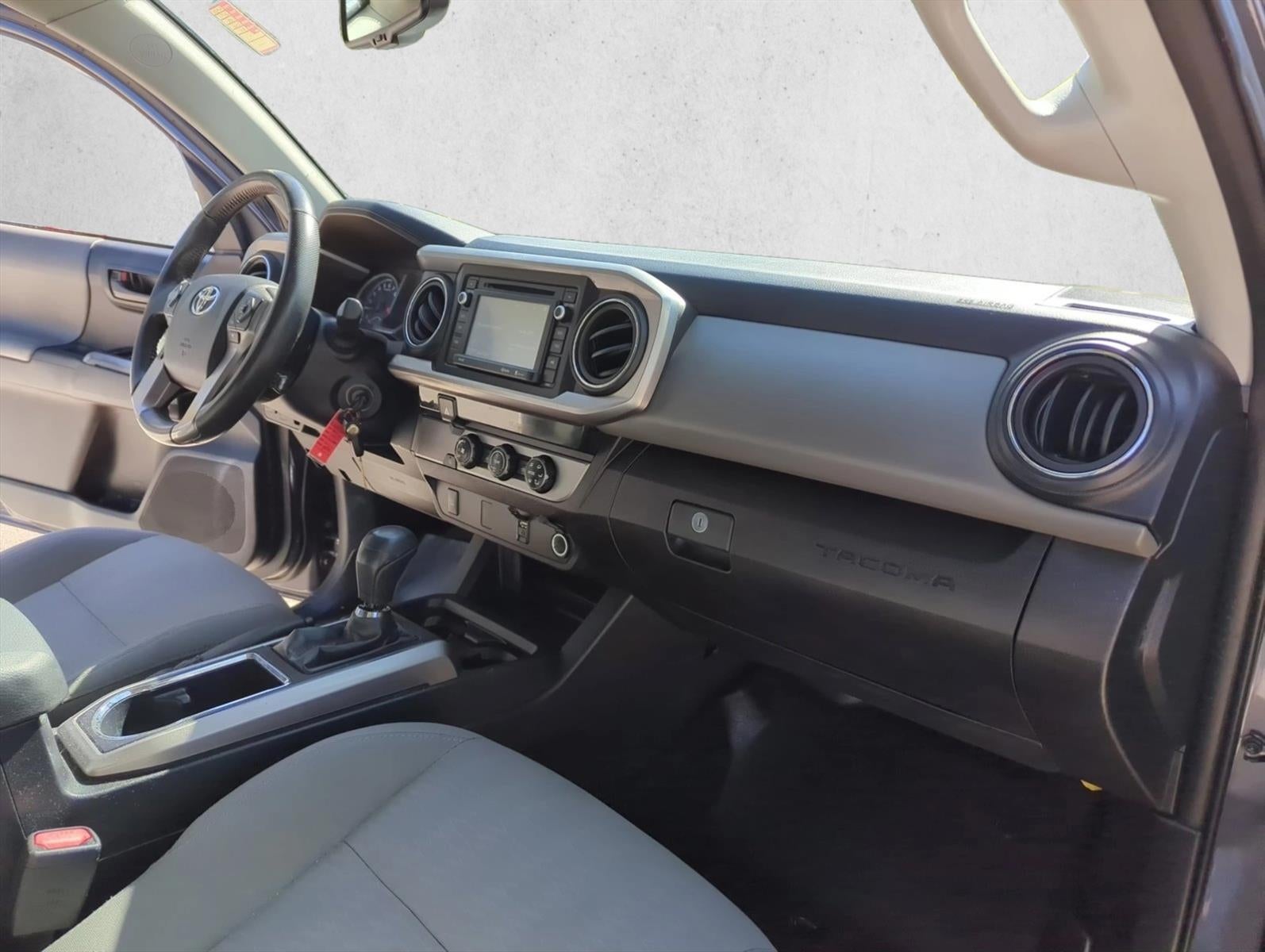 2017 Toyota Tacoma SR5 Double Cab 5' Bed V6 4x2 AT (GS)