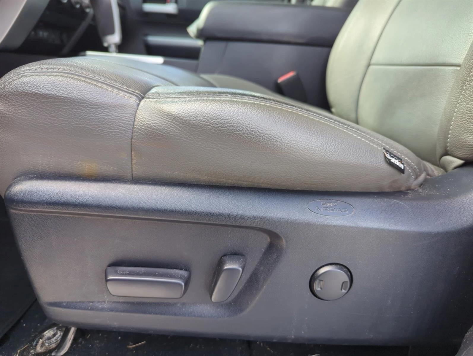 2021 Toyota Tundra 2WD 2WD SR5 CrewMax 5.5' Bed 5.7L (SE)