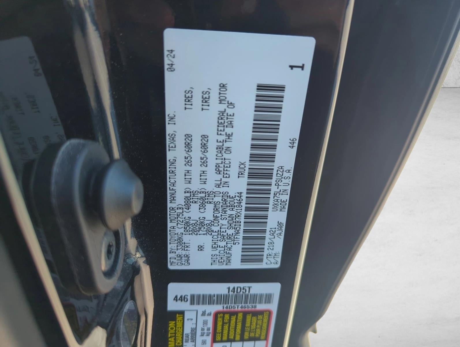 2024 Toyota Tundra 4WD 4WD Platinum CrewMax 5.5' Bed (Natl)