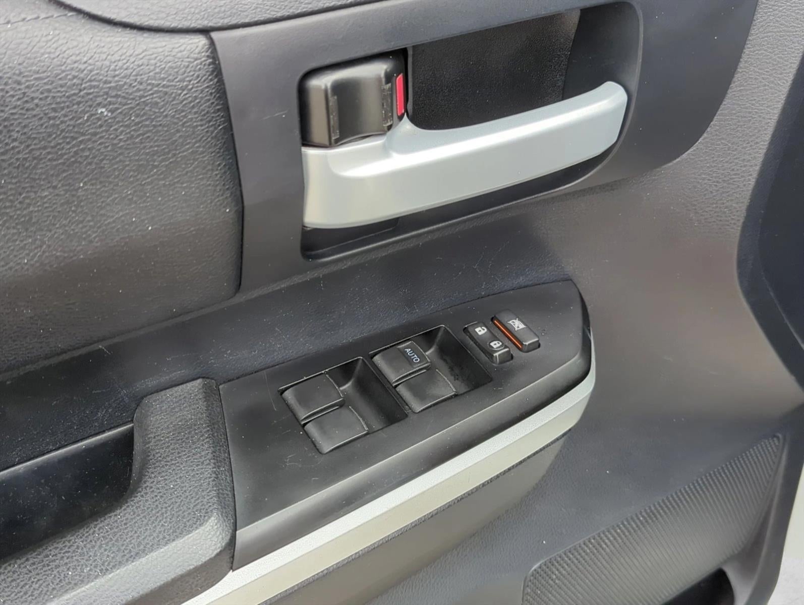 2015 Toyota Tundra 2WD Truck 2WD Double Cab Standard Bed 4.6L V8 SR5 (Natl)