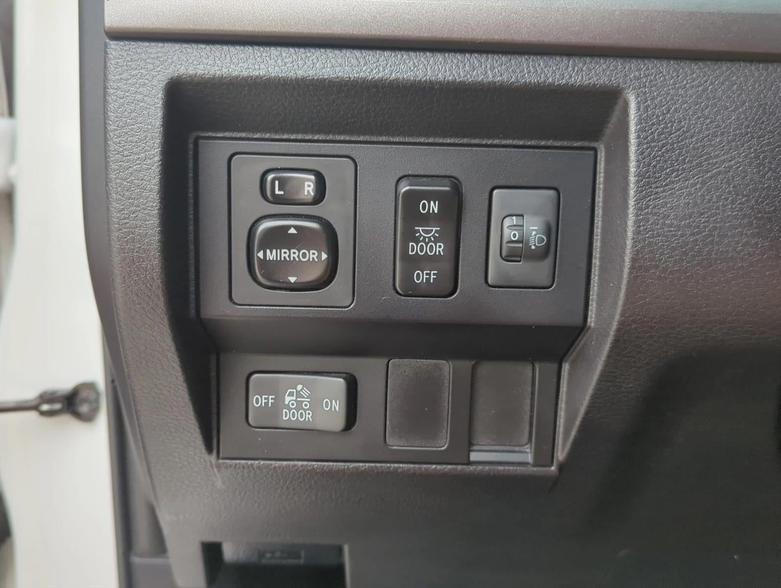 2015 Toyota Tundra 2WD Truck 2WD Double Cab Standard Bed 4.6L V8 SR5 (Natl)