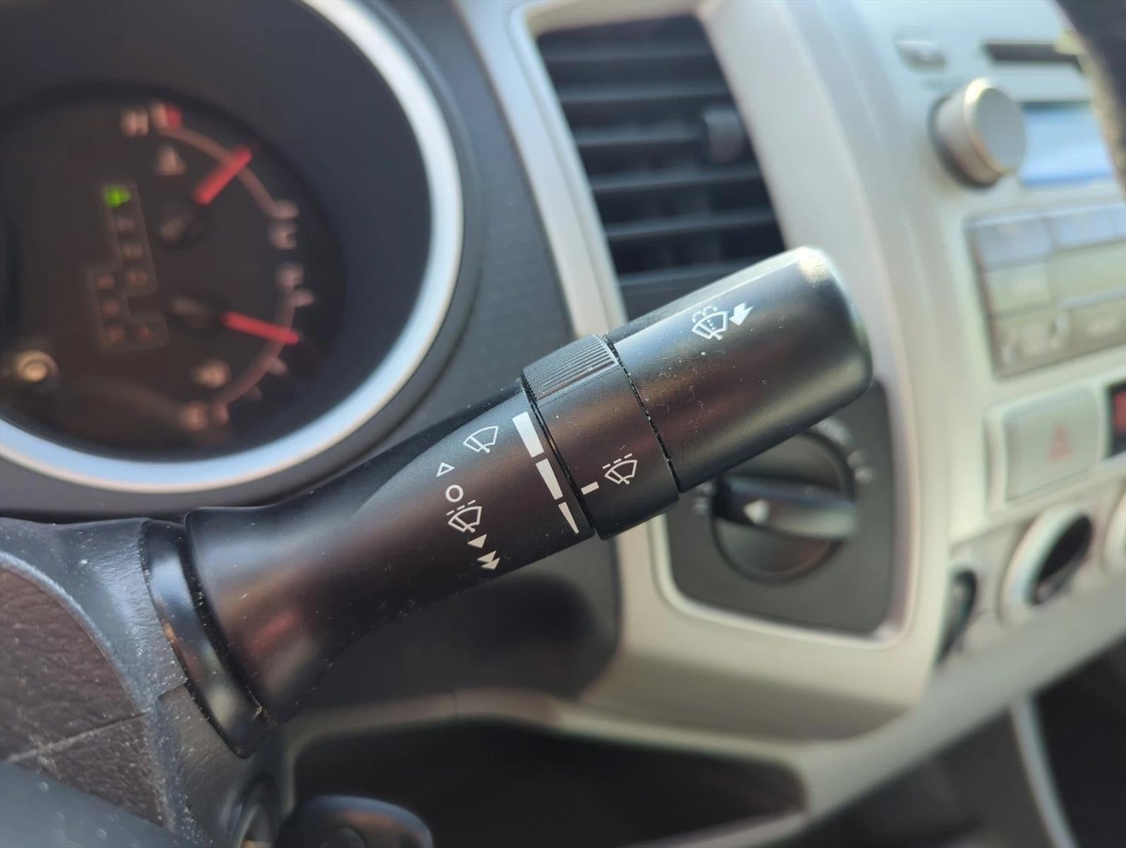 2011 Toyota Tacoma 4WD Access Cab Standard Bed V6 Automatic (Natl)