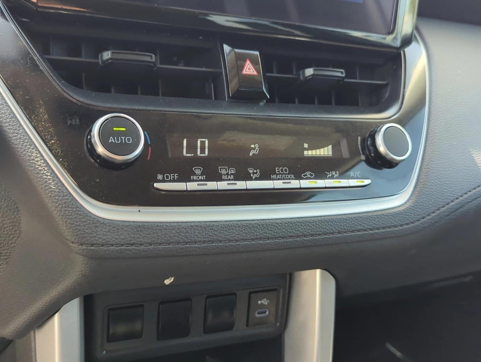 2024 Toyota Corolla Cross LE 2WD (Natl)