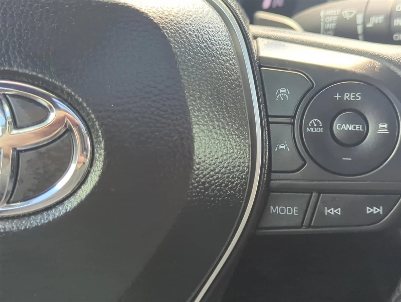 2025 Toyota Corolla Cross Hybrid XSE 4WD (Natl)