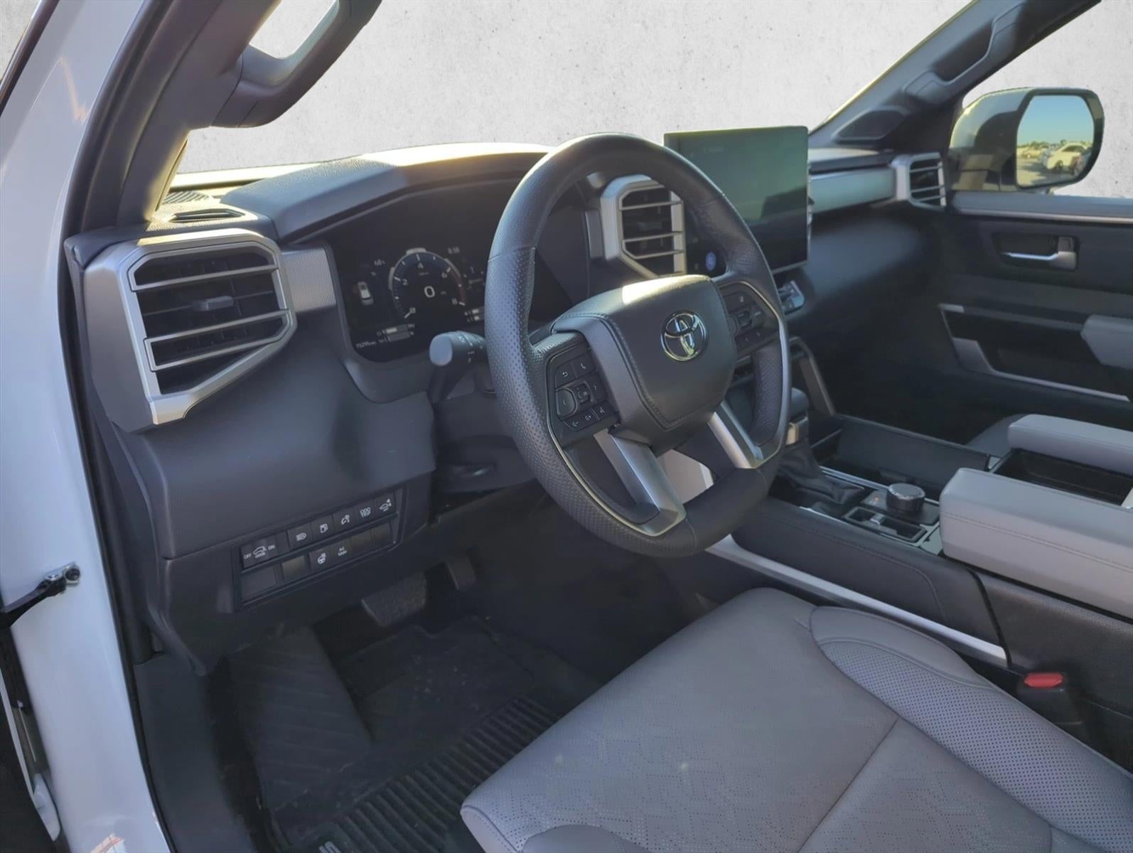 2025 Toyota Sequoia Limited 4WD (SE)