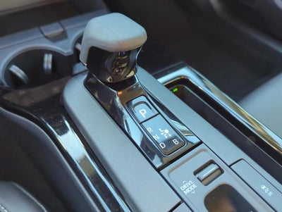 2025 Toyota Prius XLE (Natl)