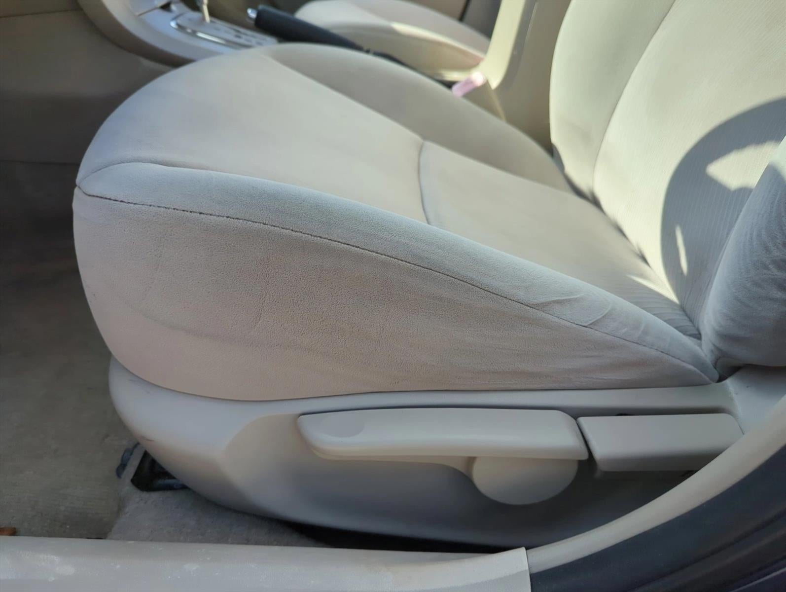 2011 Toyota Corolla 4dr Sdn Auto LE (Natl)