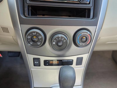 2011 Toyota Corolla 4dr Sdn Auto LE (Natl)