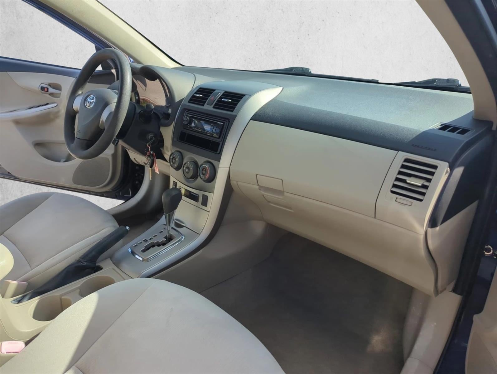 2011 Toyota Corolla 4dr Sdn Auto LE (Natl)