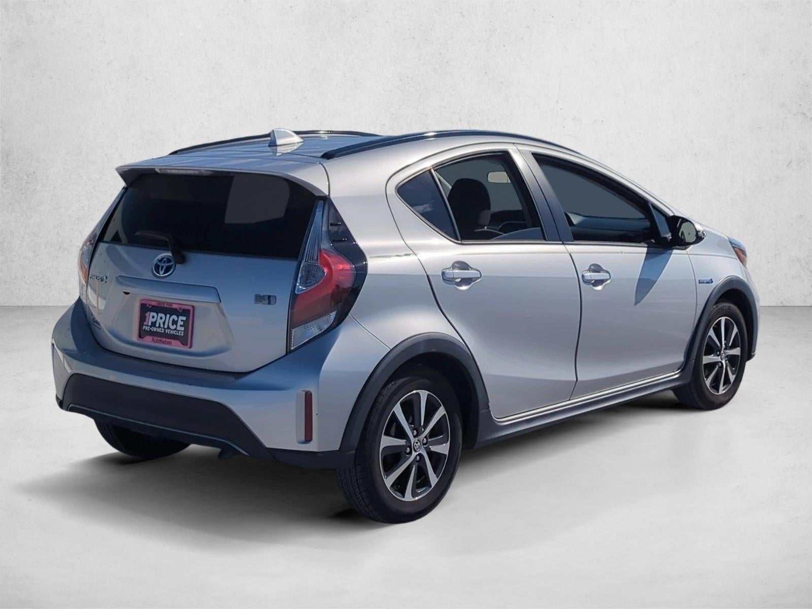 2018 Toyota Prius c Two (GS)