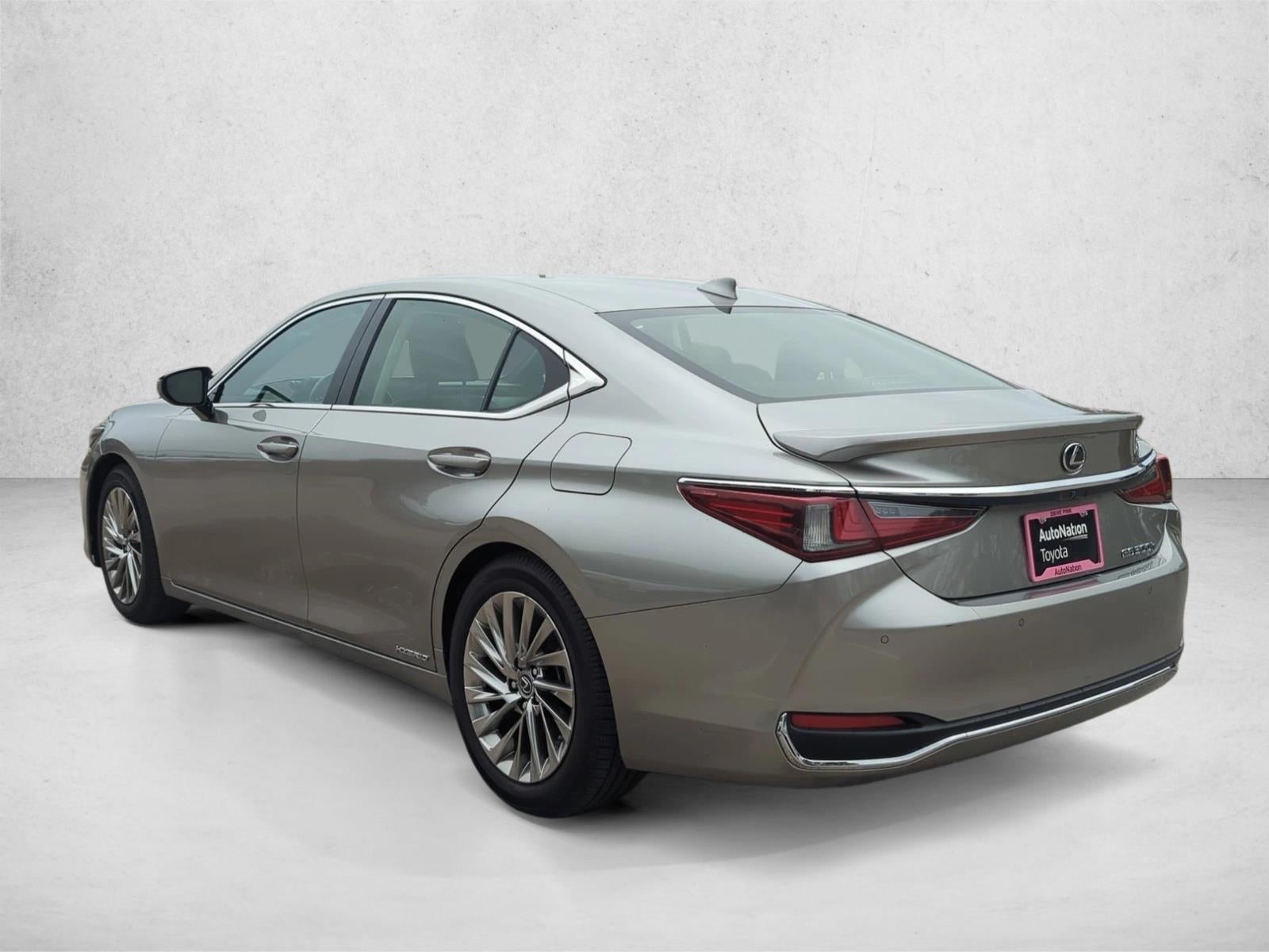 2019 Lexus ES 300h Luxury FWD