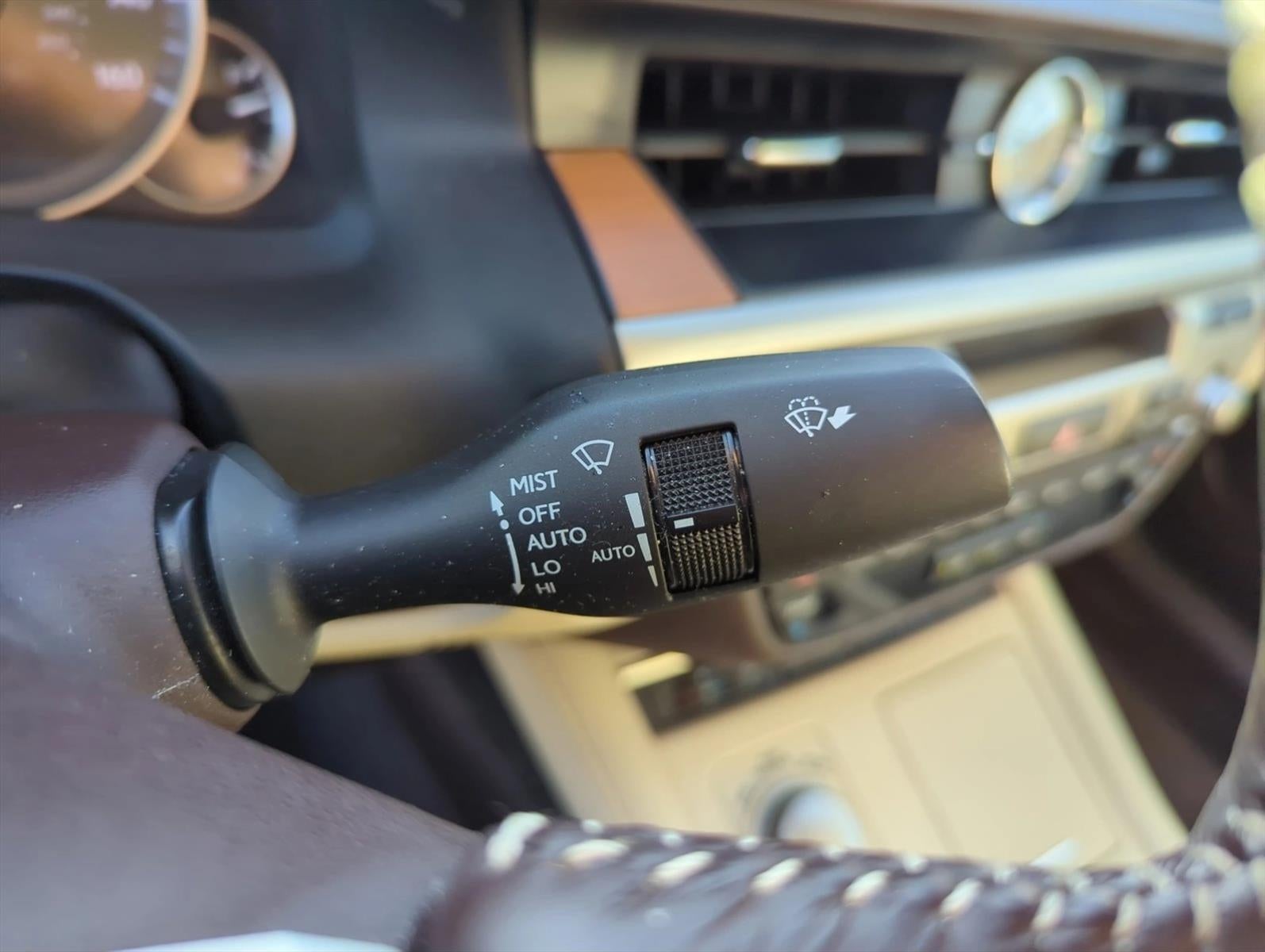 2016 Lexus ES 300h 4dr Sdn Hybrid