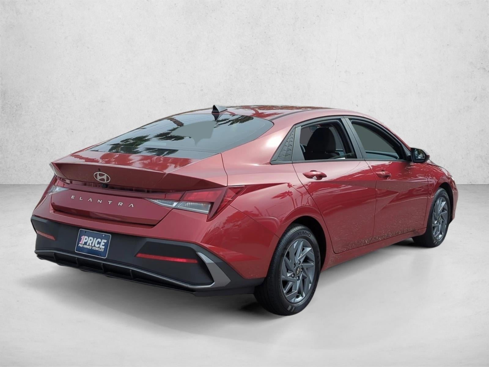 2024 Hyundai ELANTRA SEL IVT