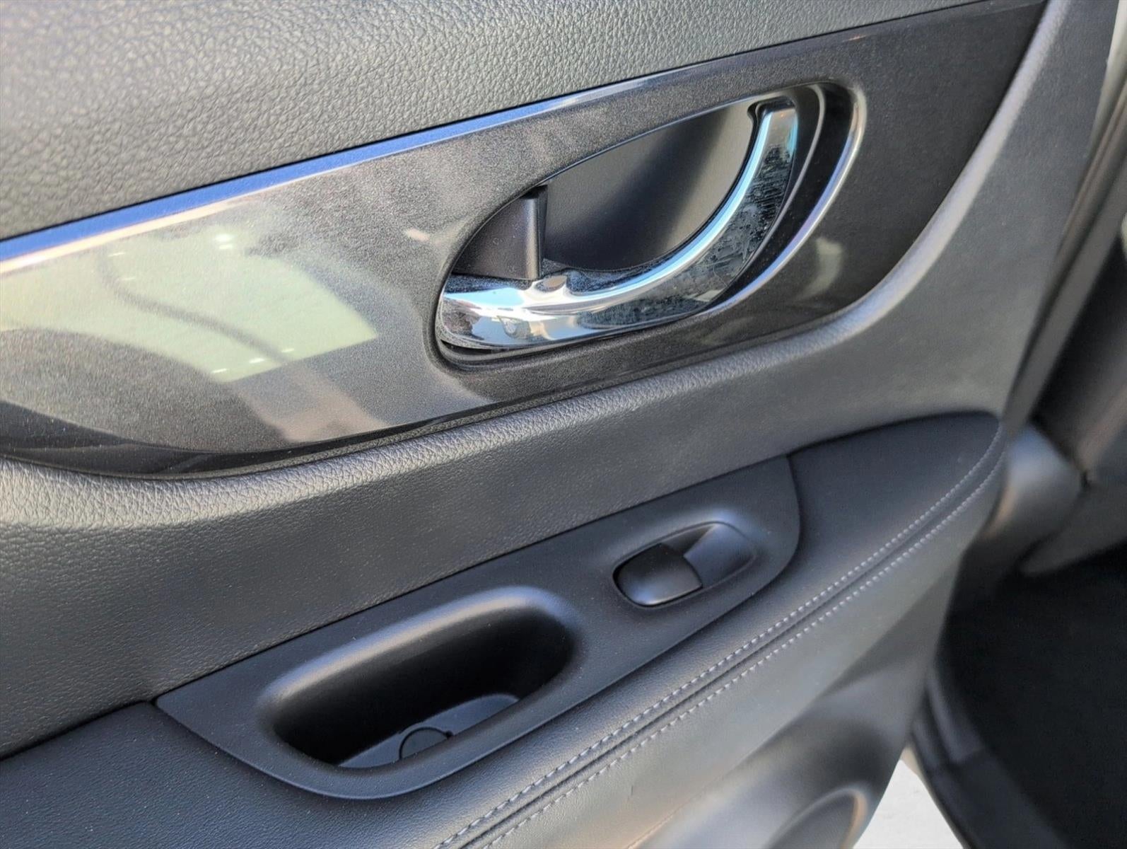 2020 Nissan Rogue FWD SV