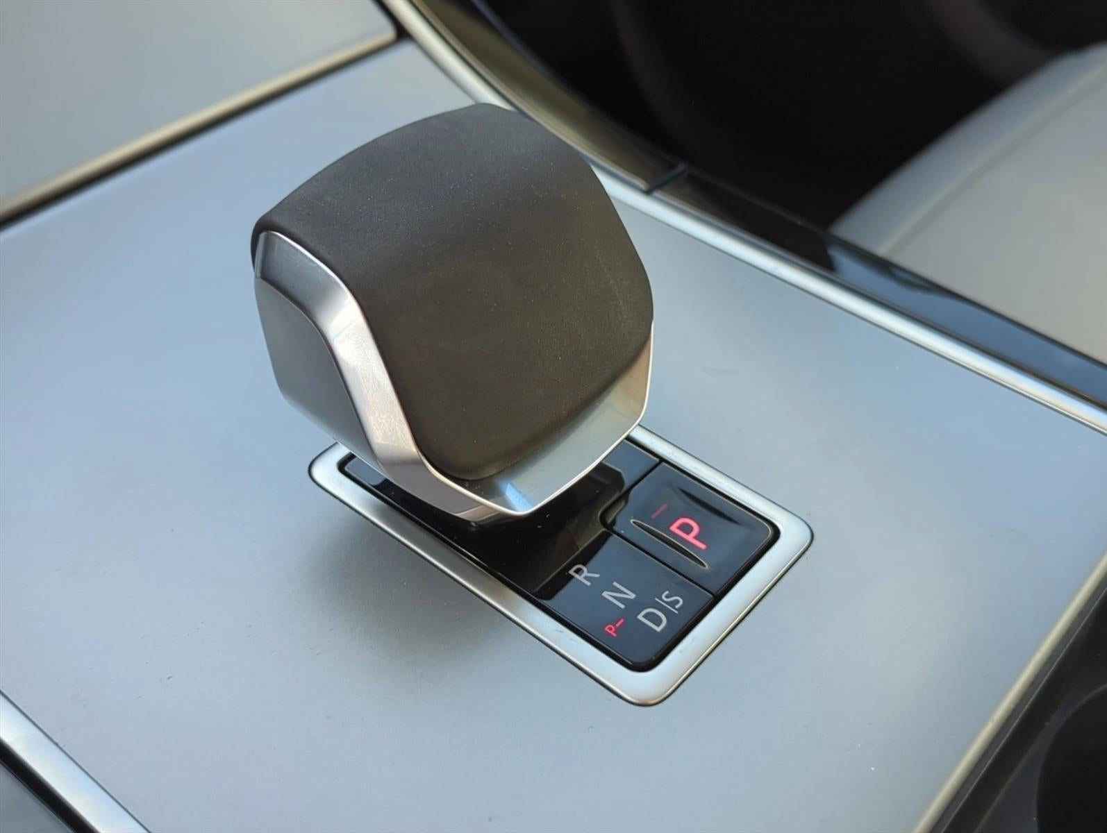 2025 Land Rover Range Rover Velar P250 S