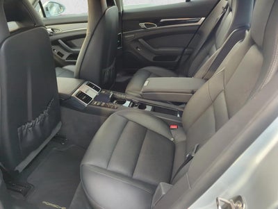 2015 Porsche Panamera 4dr HB