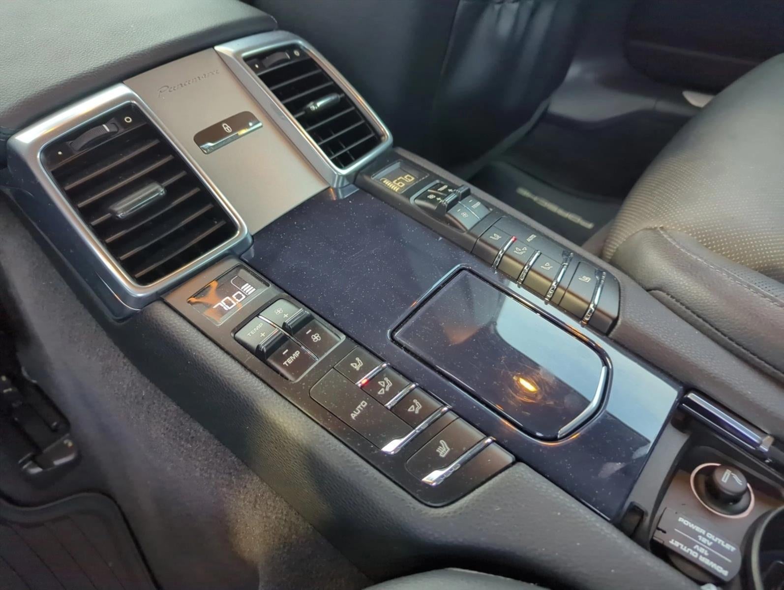 2015 Porsche Panamera 4dr HB