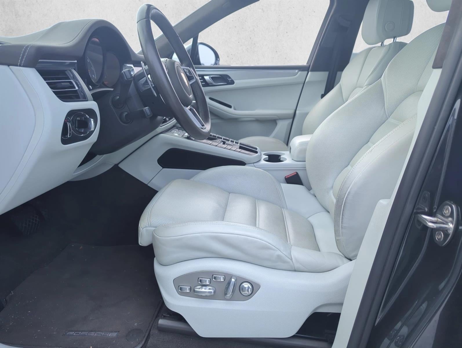 2020 Porsche Macan Turbo AWD