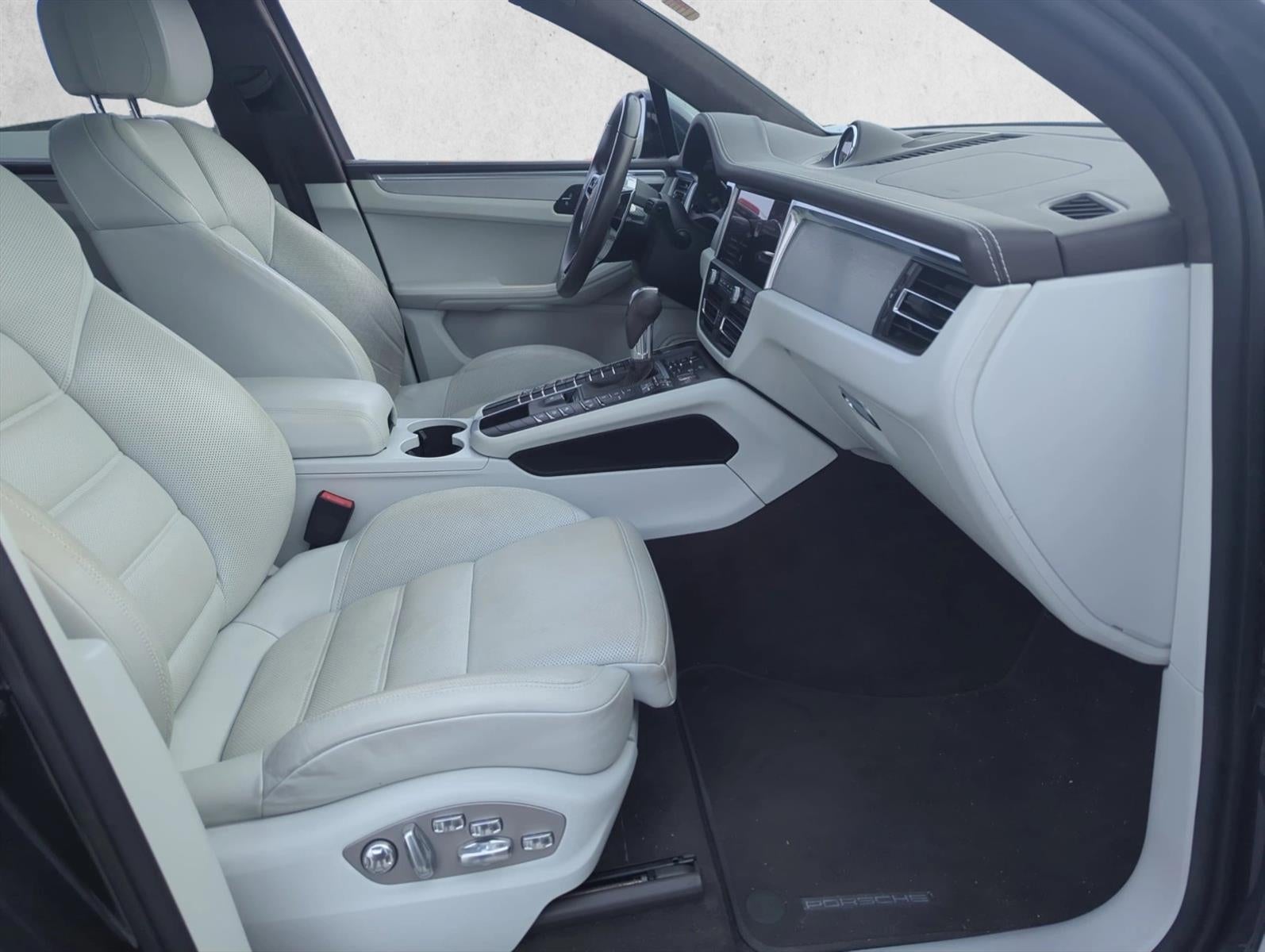 2020 Porsche Macan Turbo AWD