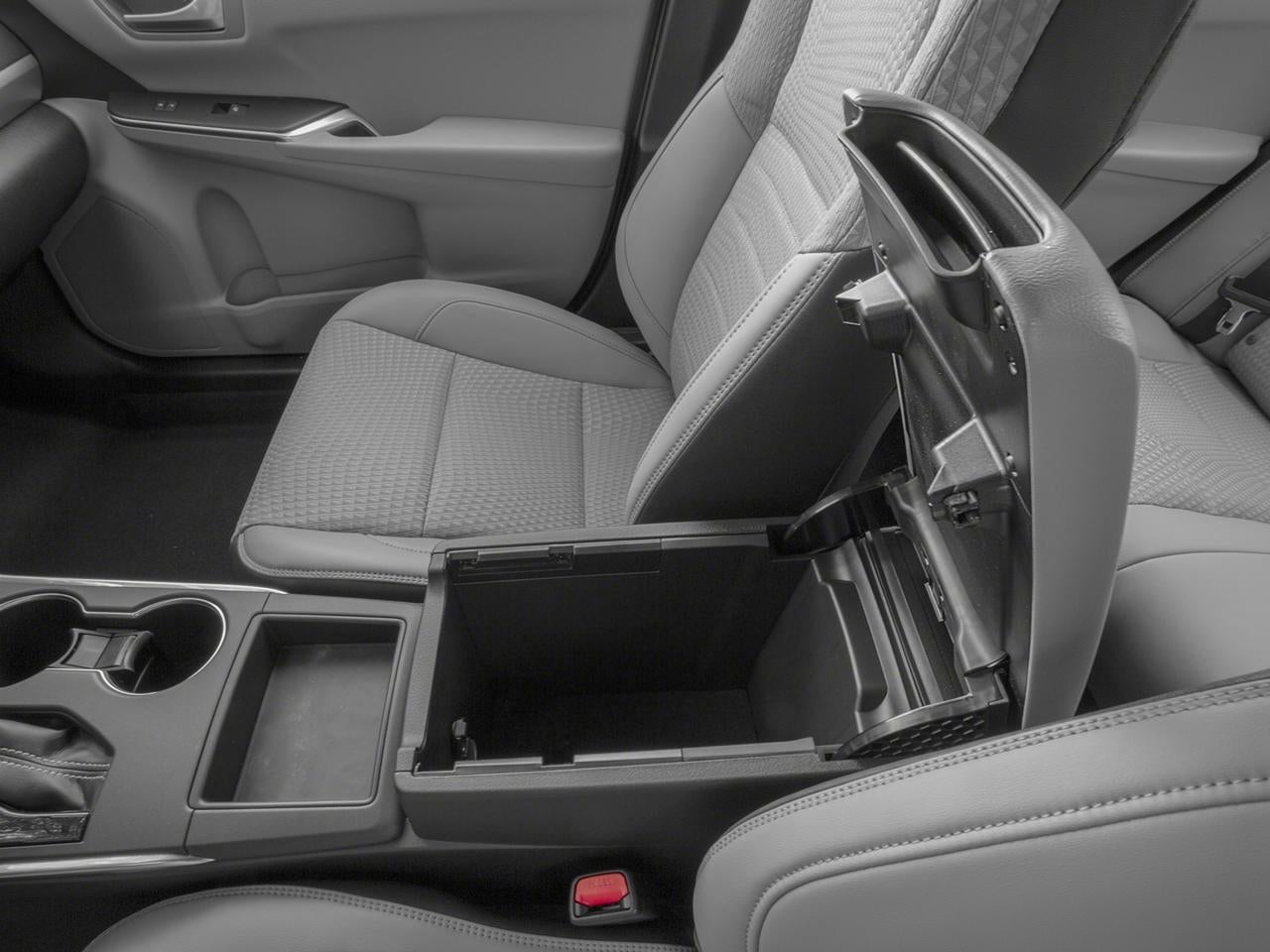 2016 Toyota Camry 4dr Sdn I4 Auto SE (SE)