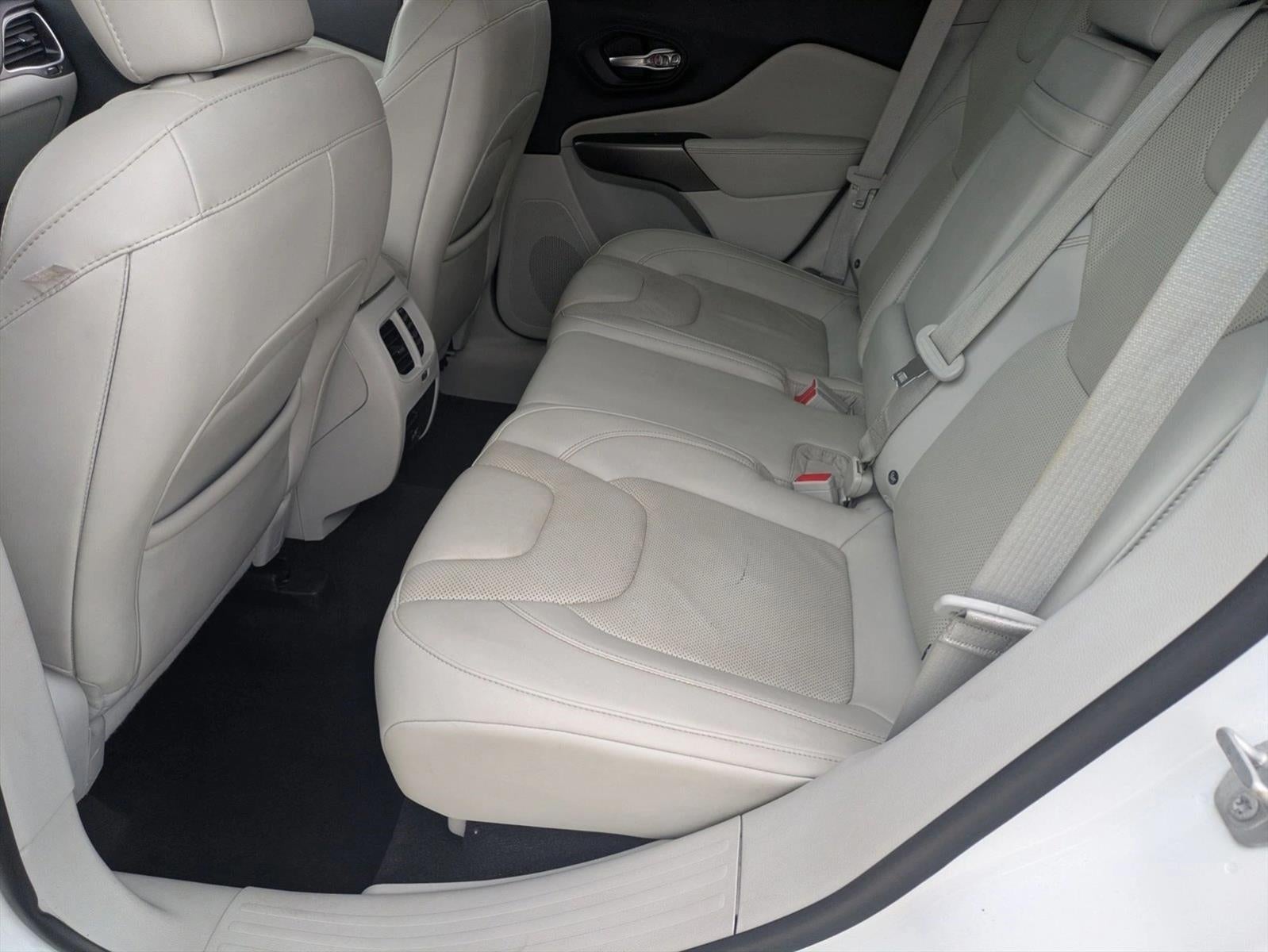 2019 Jeep Cherokee Limited FWD