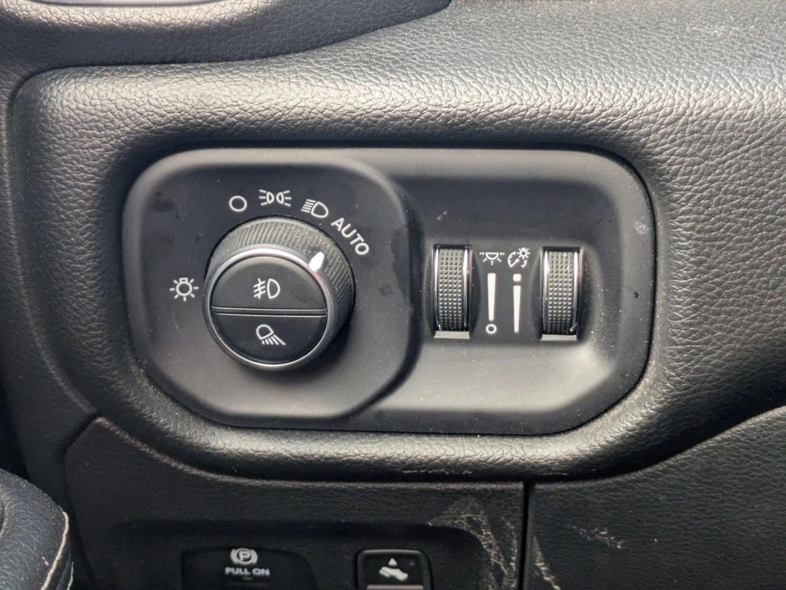 2025 RAM 1500 Laramie 4x4 Crew Cab 5'7" Box