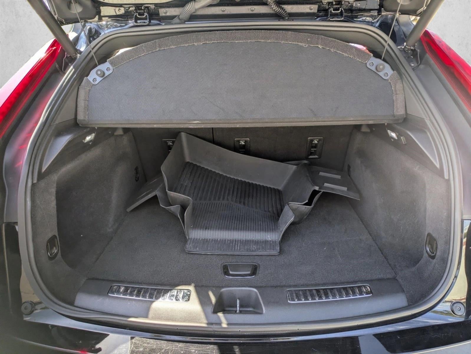 2021 Cadillac XT4 FWD 4dr Premium Luxury