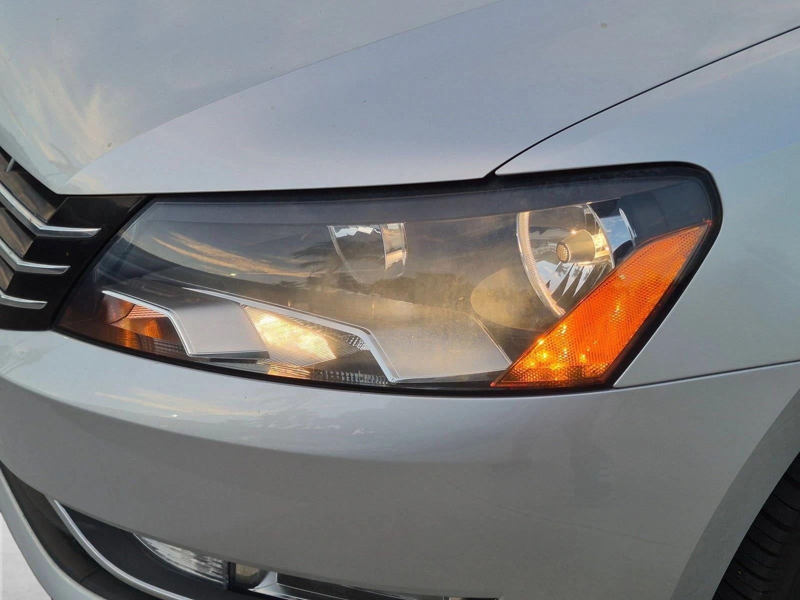 2015 Volkswagen Passat 4dr Sdn 1.8T Auto SEL Premium