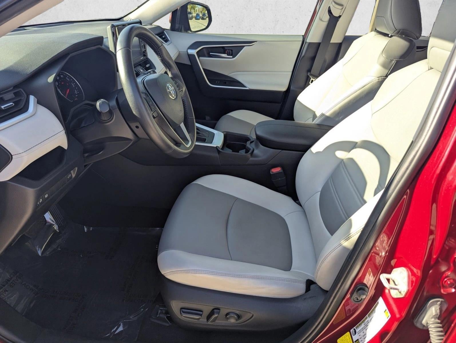 2020 Toyota RAV4 XLE Premium FWD (Natl)