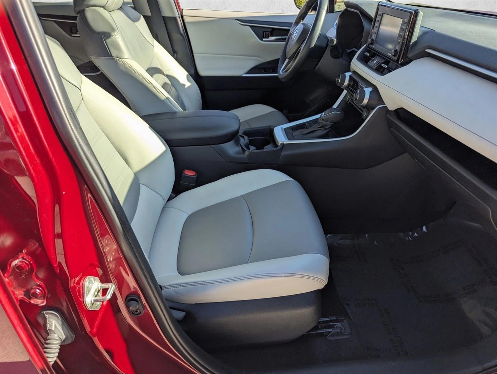 2020 Toyota RAV4 XLE Premium FWD (Natl)