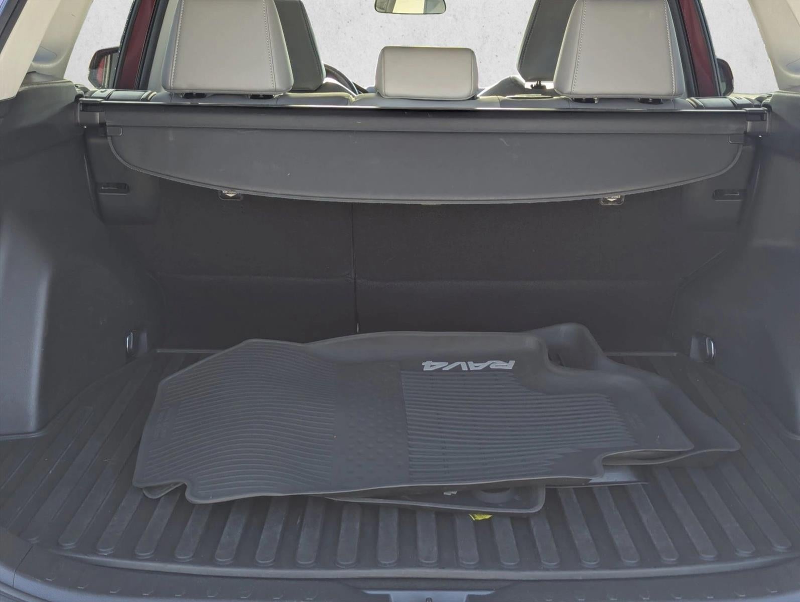 2020 Toyota RAV4 XLE Premium FWD (Natl)