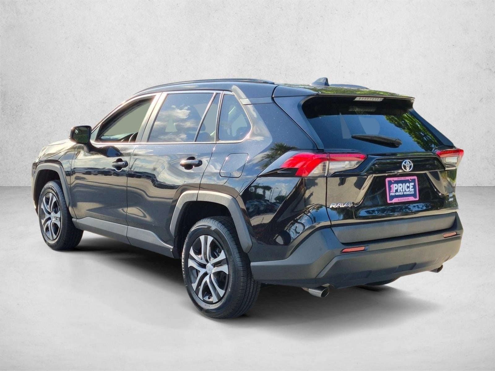2021 Toyota RAV4 LE AWD (Natl)