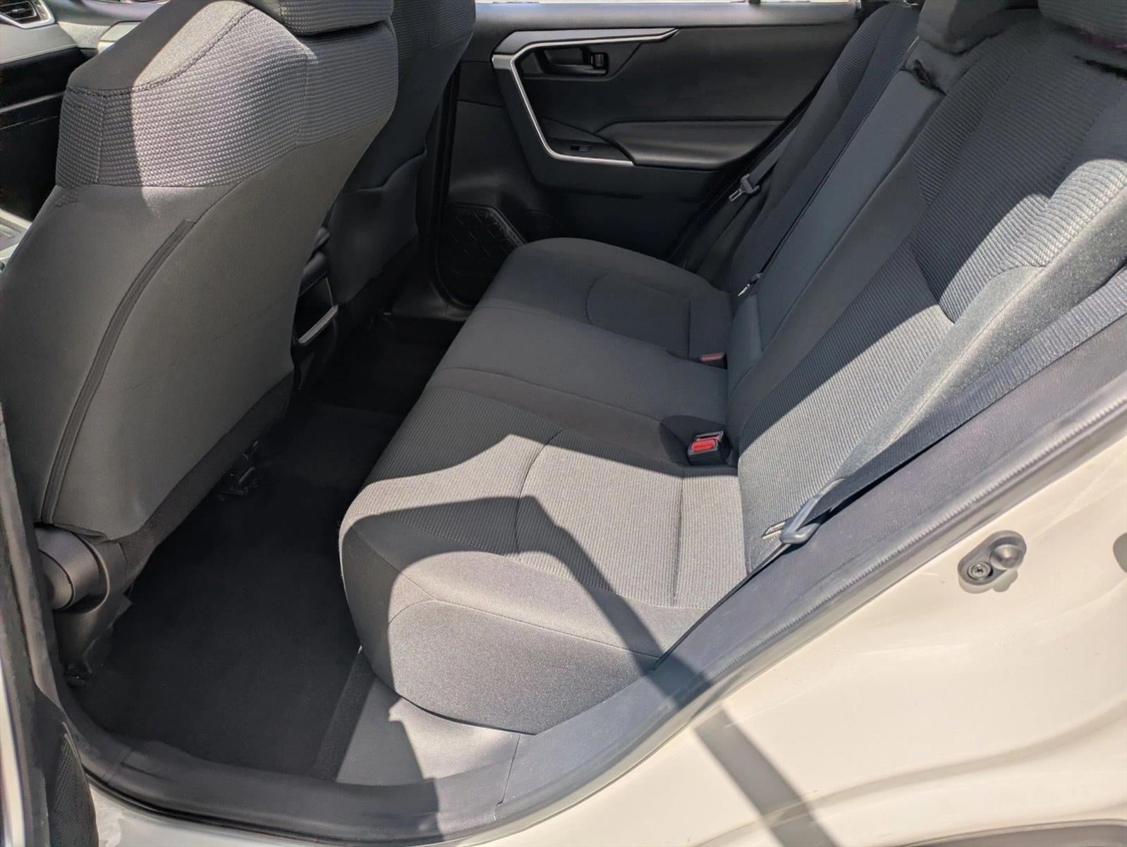 2020 Toyota RAV4 LE AWD (Natl)