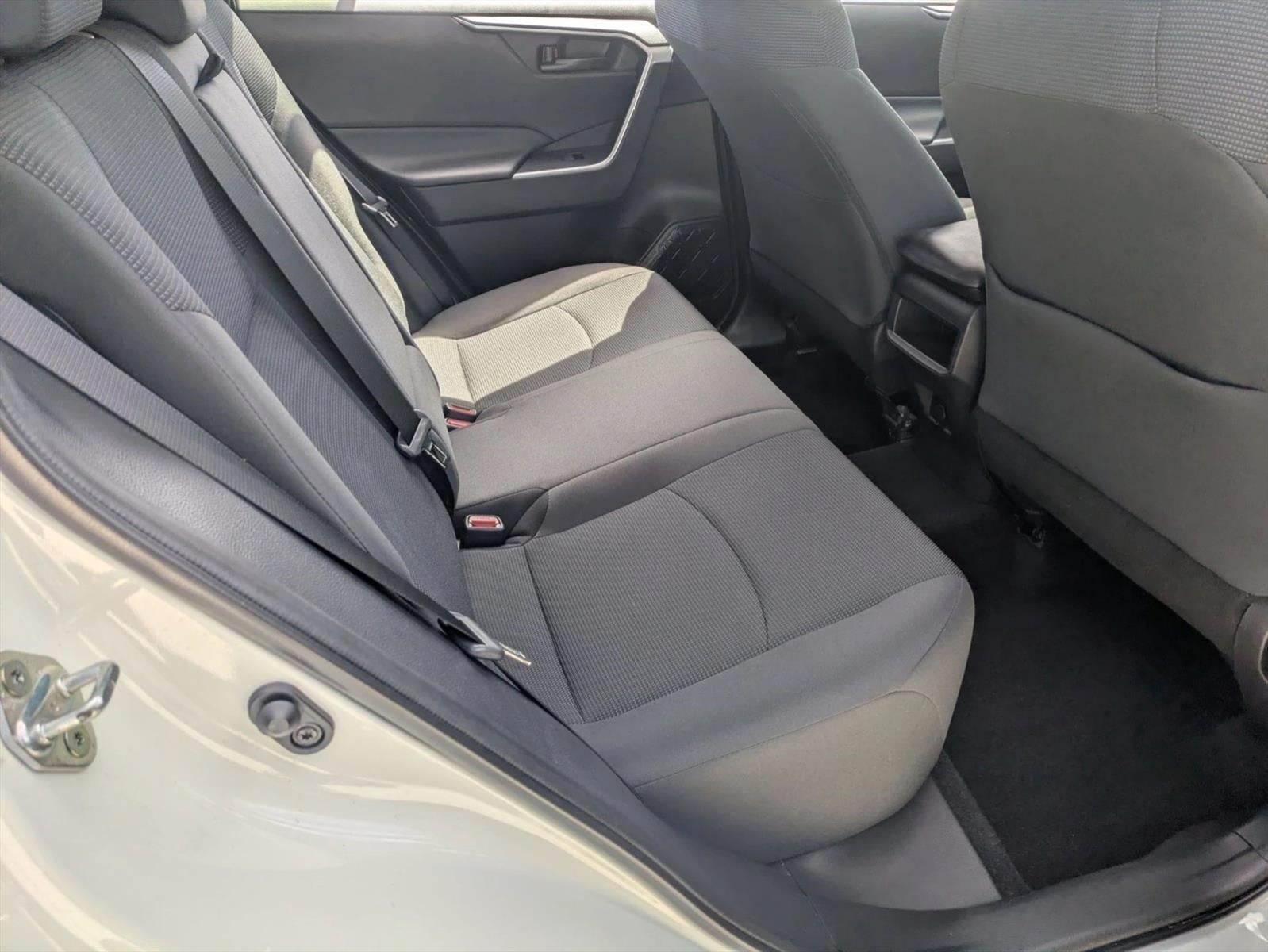 2020 Toyota RAV4 LE AWD (Natl)