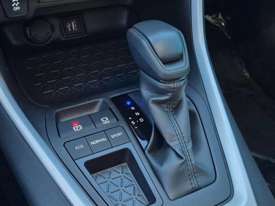 2025 Toyota RAV4 XLE FWD (Natl)